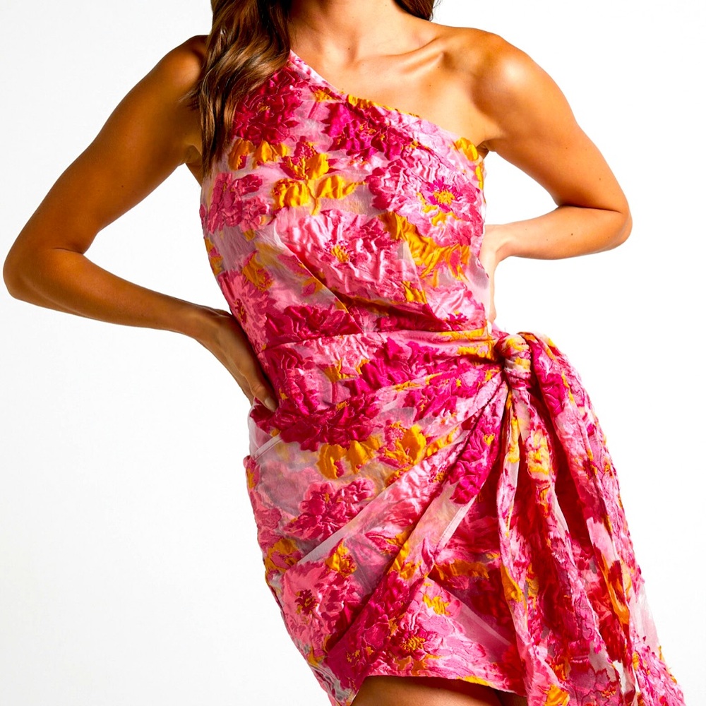 BRAILEY MINI DRESS - ONE SHOULDER WRAP FRONT IN PINK JACQUARD size 12